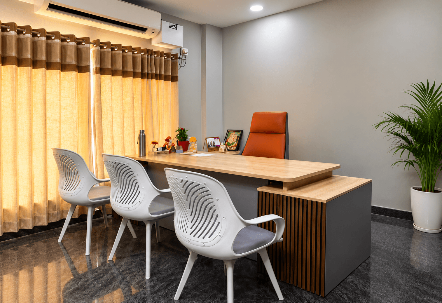 Higher IT office furnished by Destino Furniture Studio